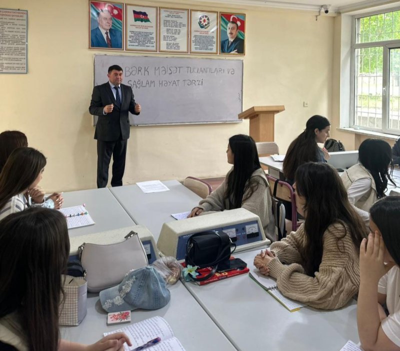 Kollecdə “Bərk məişət tullantılarının sağlam həyat tərzimizdə rolu” adlı nümunəvi dərs keçirilib - Əlavə şəkil 1