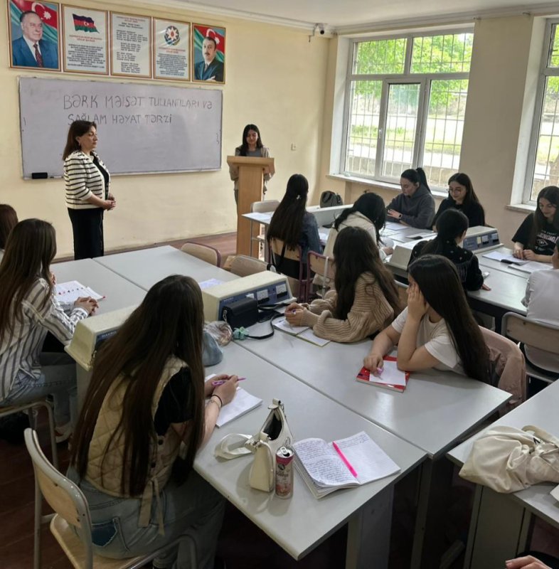 Kollecdə “Bərk məişət tullantılarının sağlam həyat tərzimizdə rolu” adlı nümunəvi dərs keçirilib - Əlavə şəkil 2